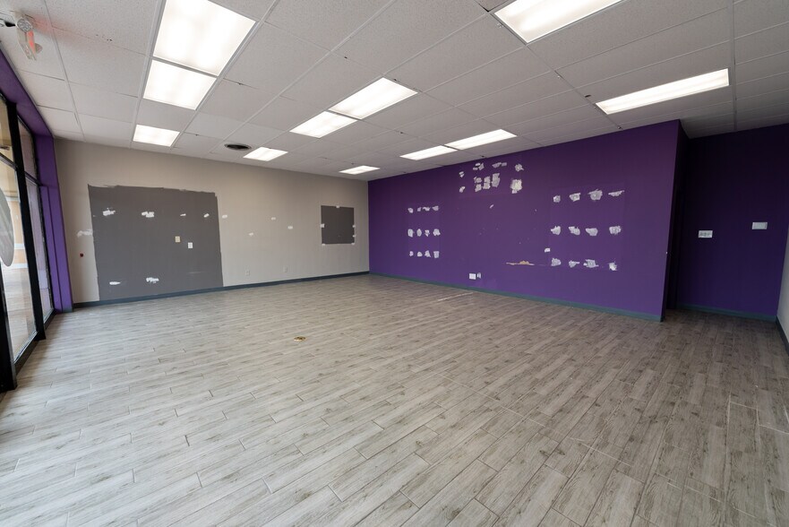 More Photos Of 5114-5134 Us Highway 19, New Port Richey Unknown For Lease