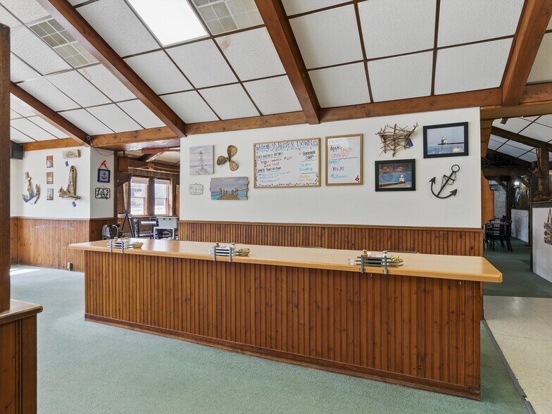 More Photos Of 301 Ellis St, Kewaunee Restaurant For Sale