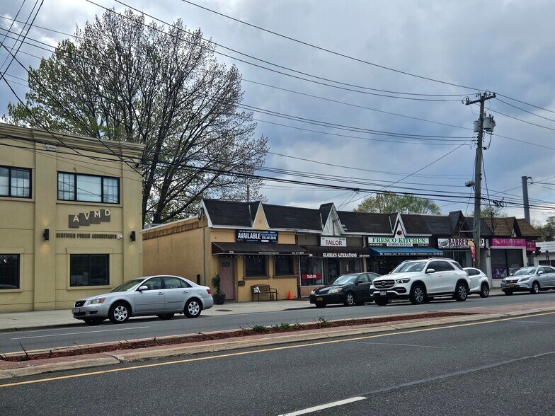 More Photos Of 279 Hillside Ave, Williston Park Bar For Sale