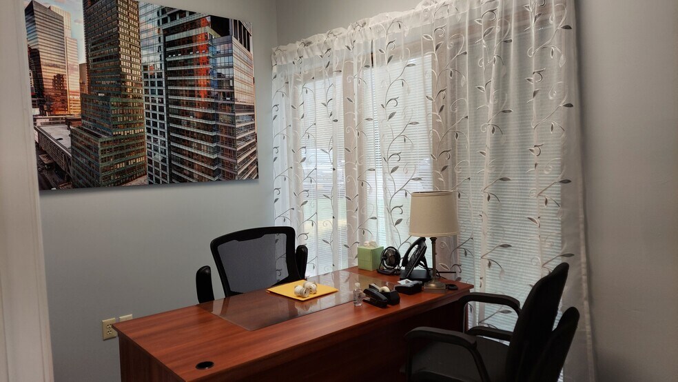 More Photos Of 33 Basin Rd, West Hurley Medical For Lease