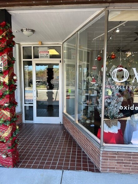 More Photos Of 148 S Moore St, Sanford Restaurant For Lease