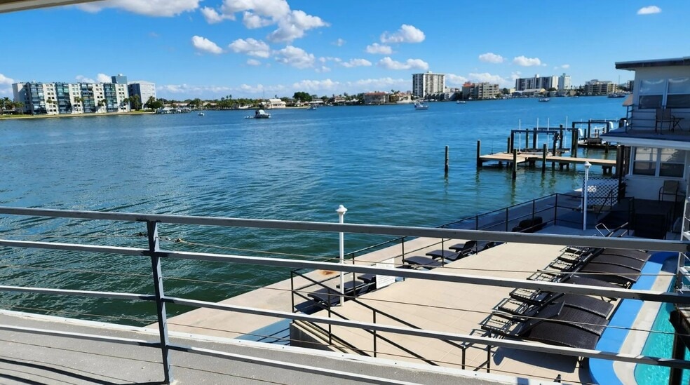 More Photos Of 621 Bay Esplanade, Clearwater Hotel For Sale