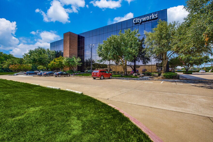 More Photos Of 1510 N Hampton Rd, DeSoto Office For Lease