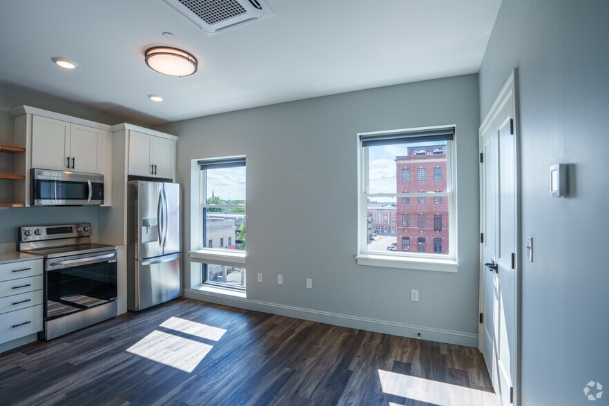 More Photos Of 25 Lowell St, Manchester Apartments For Lease