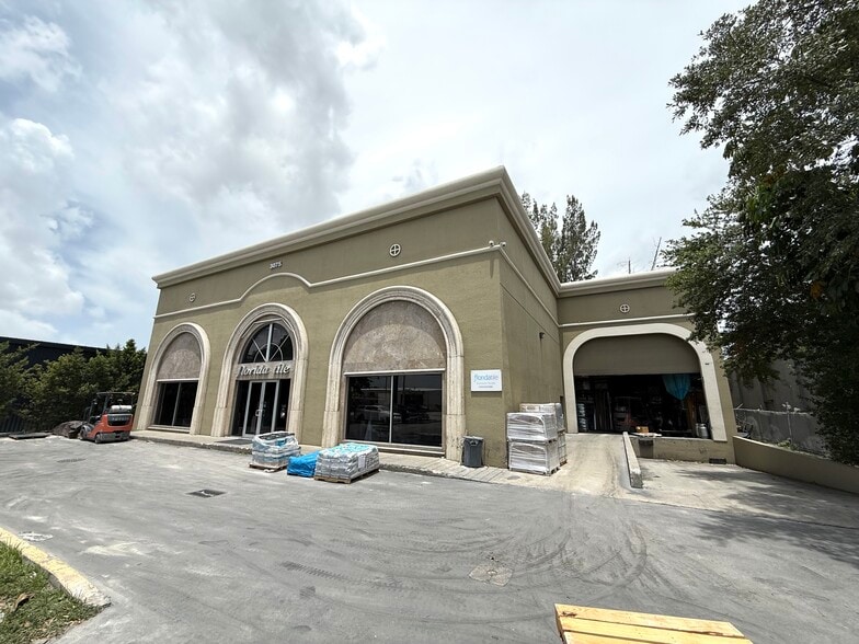 More Photos Of 3075 NW 79th Ave, Doral Warehouse For Lease
