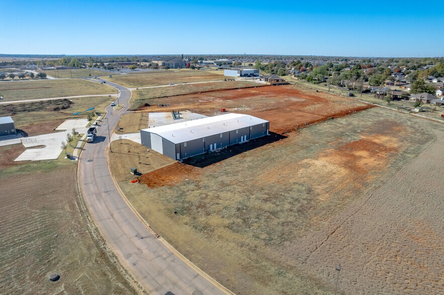 More Photos Of 8101 Silver Xing, Oklahoma City Unknown For Lease