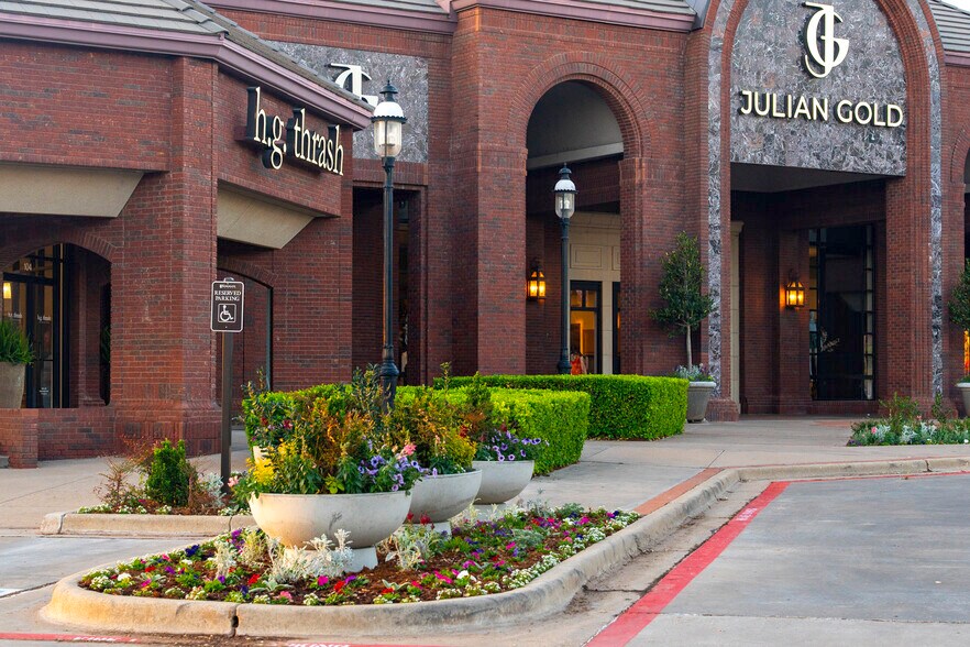 More Photos Of 4204-4210 82nd St, Lubbock Unknown For Lease