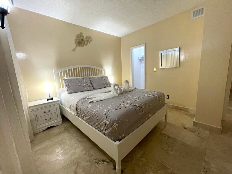 More Photos Of 19370 Collins Ave, Sunny Isles Beach Apartments For Sale