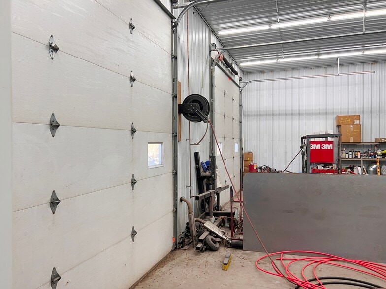 More Photos Of 7300 MN-6, Remer Auto Repair For Sale