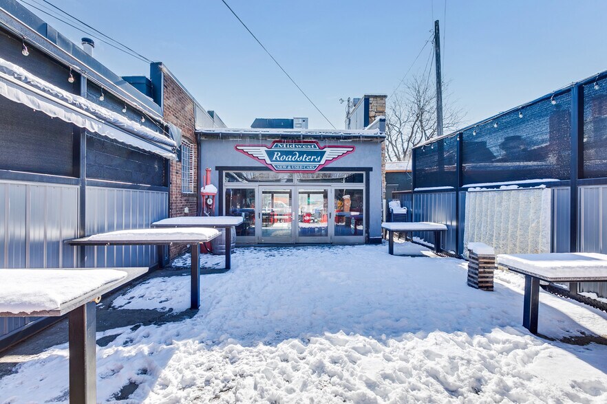 More Photos Of 328 5th Ave N, Bayport Restaurant For Sale