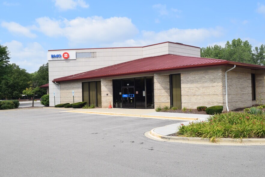 Primary Photo Of 191 E Lake St, Bloomingdale Bank For Sale