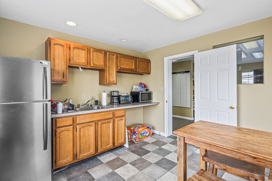 More Photos Of 808 Baltimore Pike, Bel Air Medical For Sale