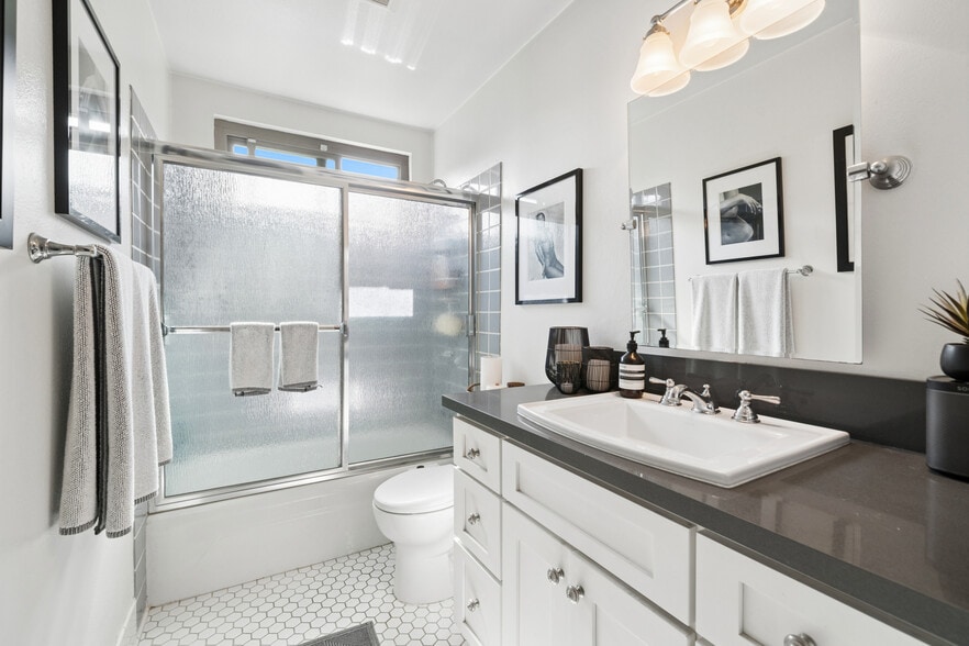 More Photos Of 2048 Garden Ln, Costa Mesa Multifamily For Sale