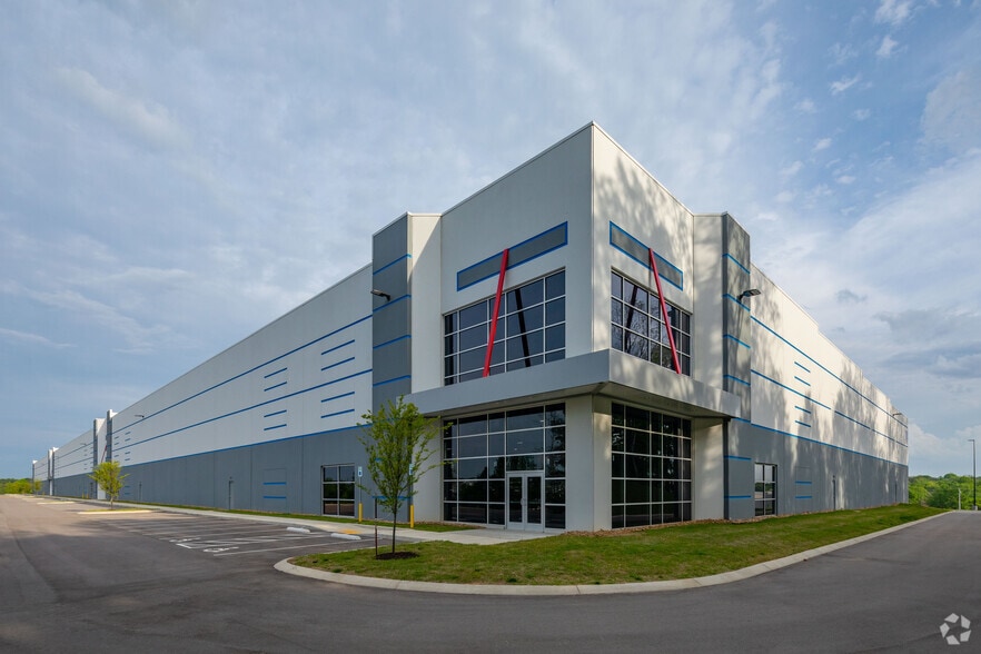 More Photos Of 121 Airpark Ctr E, Nashville Unknown For Lease