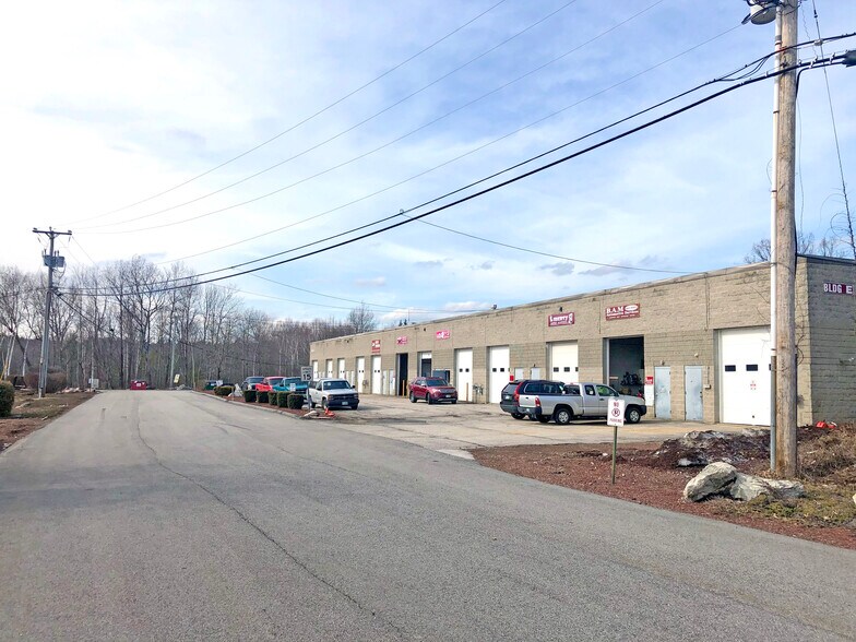 More Photos Of 78 Londonderry Tpke, Hooksett Light Distribution For Lease