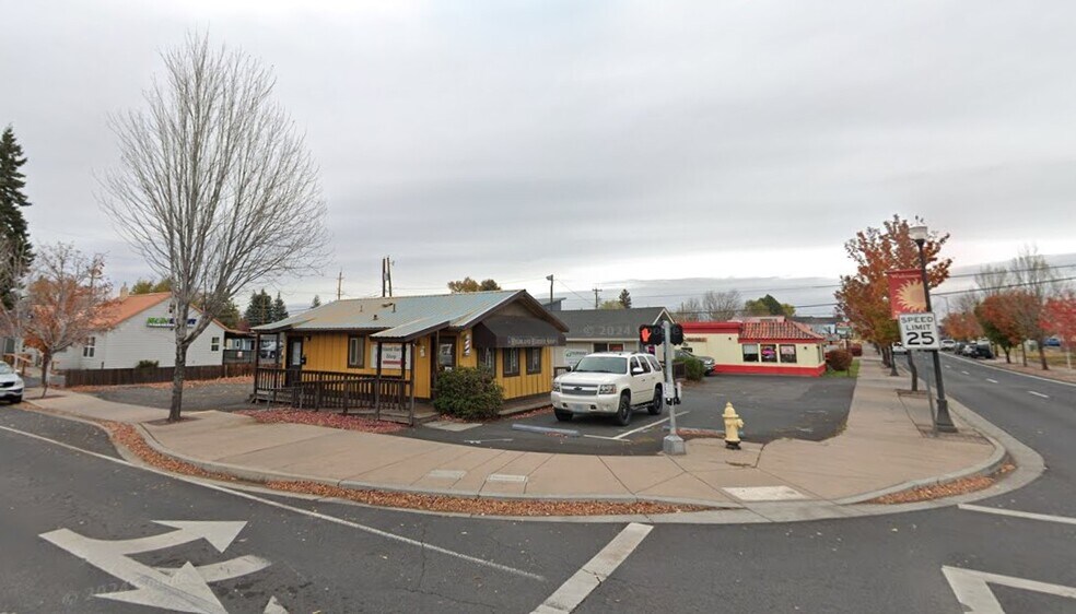 Primary Photo Of 1041 Highland Ave, Redmond Office For Sale