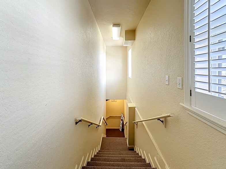 More Photos Of 1007 Manatee Ave, Bradenton Storefront Retail Office For Sale