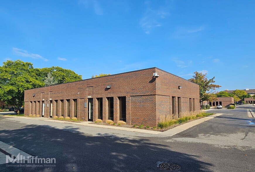 More Photos Of 825 N Cass Ave, Westmont Office For Lease