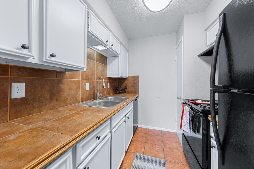 More Photos Of 4645 Ocean Dr, Corpus Christi Apartments For Sale