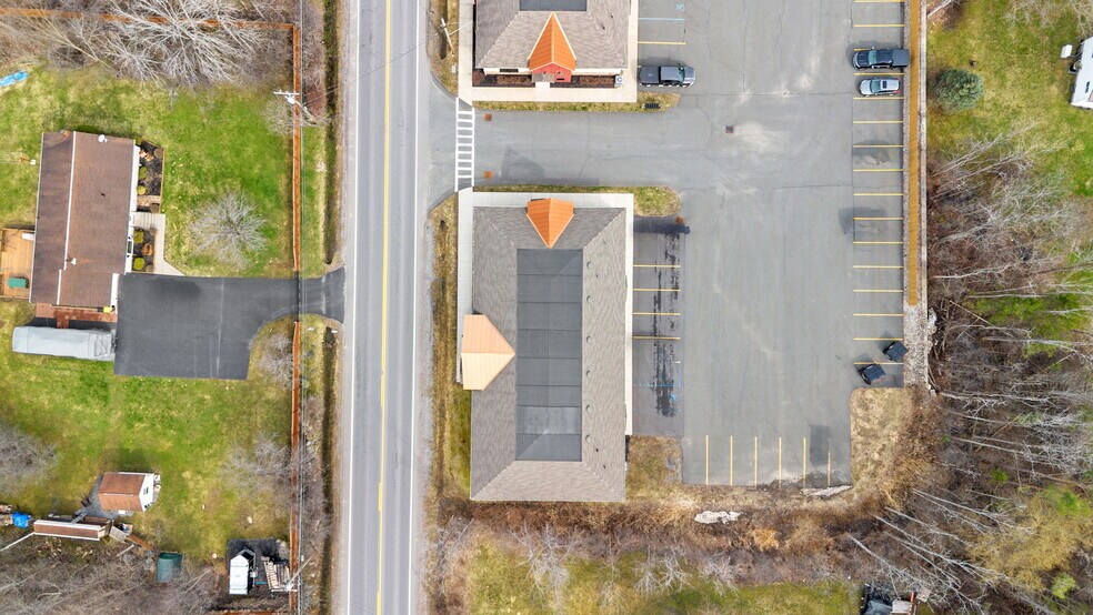 More Photos Of 1 Charlton Rd, Ballston Spa Freestanding For Lease