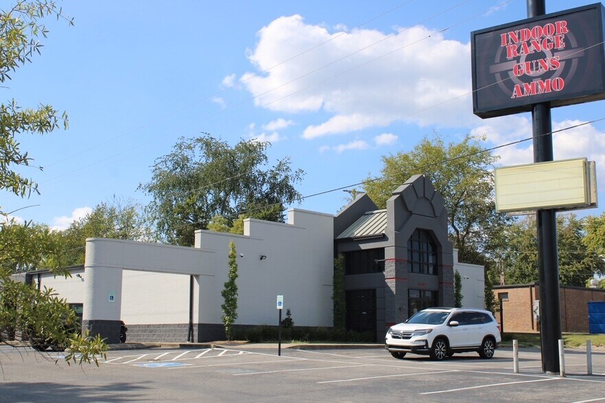 More Photos Of 4803 Old Hickory Blvd, Hermitage Freestanding For Sale