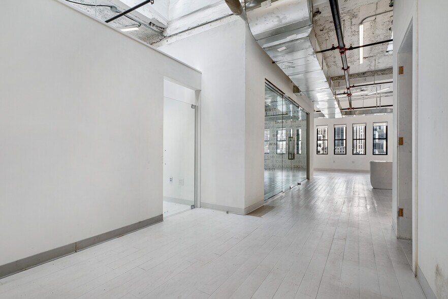 More Photos Of 56 W 45th St, New York Office For Lease