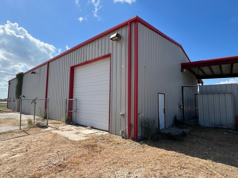 More Photos Of 4136 Interstate Highway 37, Odem Truck Terminal For Lease