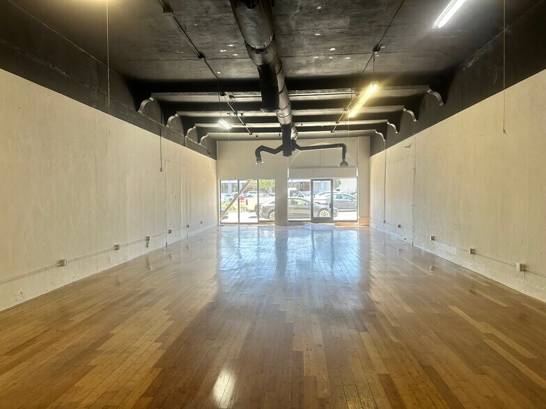 More Photos Of 1118-1126 Fair Oaks Ave, South Pasadena Storefront For Lease