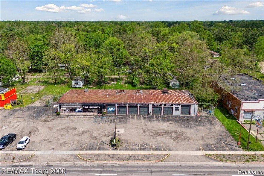 More Photos Of 2833 S Dort Hwy, Flint Light Manufacturing For Sale