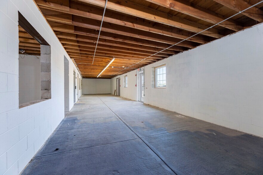 More Photos Of 120 Point Judith Rd, Narragansett Unknown For Lease