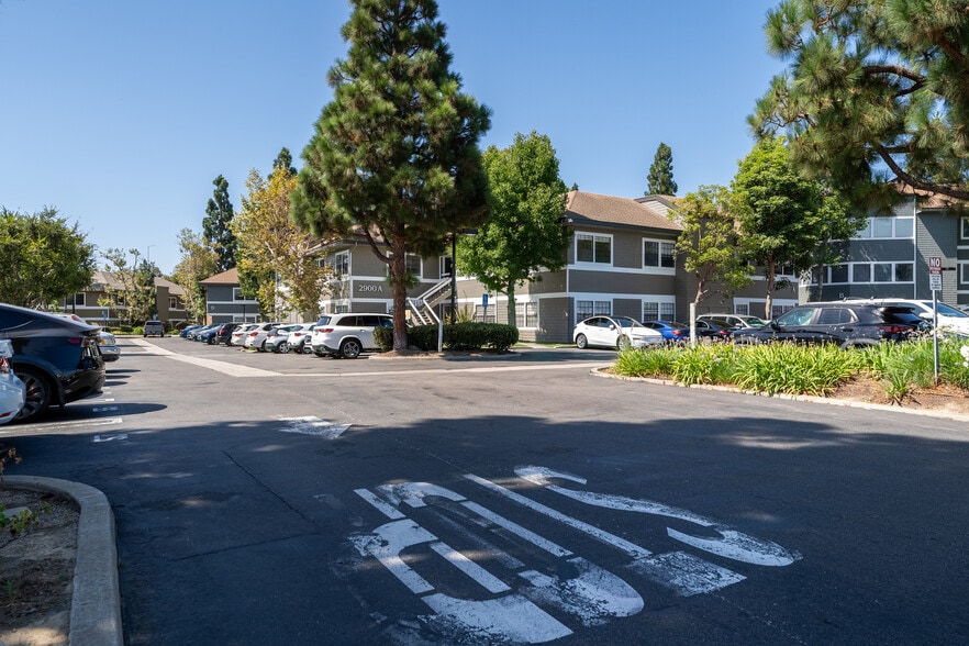 More Photos Of 2900 Bristol St, Costa Mesa Office For Sale