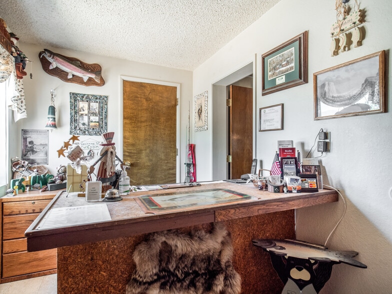 More Photos Of 106705 US Highway 395, Coleville Hotel For Sale