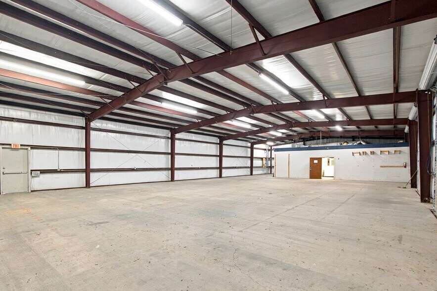 More Photos Of 512 Hartman Rd, Victoria Warehouse For Sale