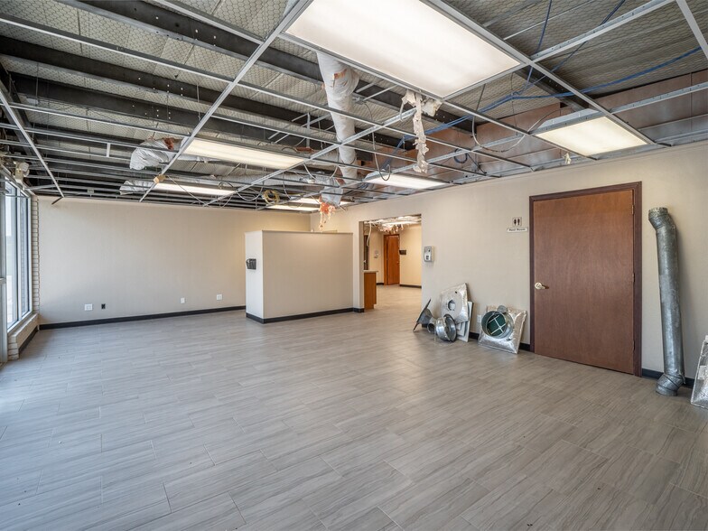 More Photos Of 1101 N Strong Blvd, Mcalester Office For Sale