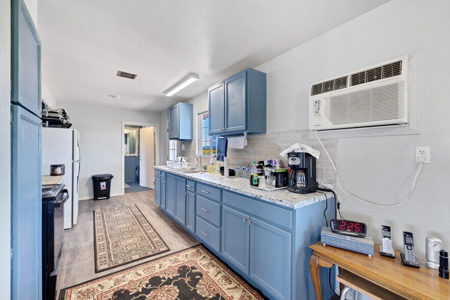 More Photos Of 12900 Soda Lake Rd, Santa Margarita Hotel For Lease