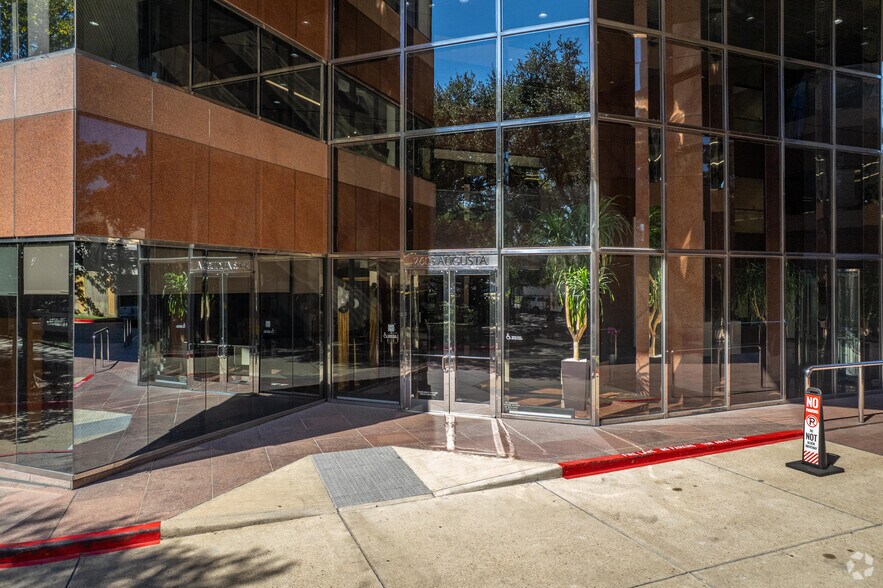 More Photos Of 2603 Augusta Dr, Houston Office For Lease