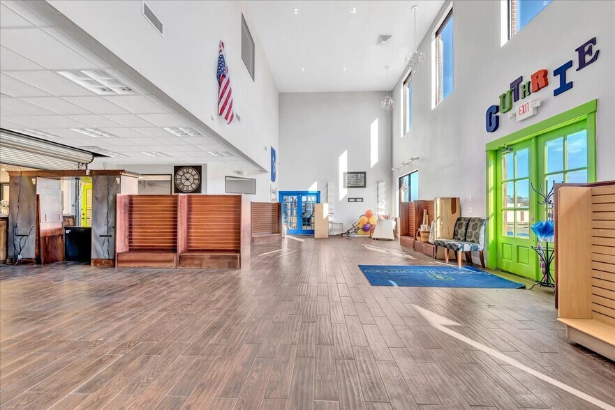 More Photos Of 2230 S Division St, Guthrie Storefront Retail Office For Lease