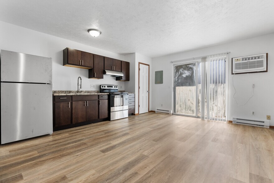 More Photos Of 652 Northgate Cir, Rochester Multifamily For Sale