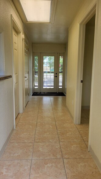 More Photos Of 2125 Victoria Ave, Fort Myers Office For Sale