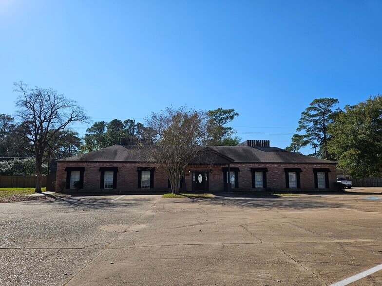 Primary Photo Of 14721 Pebble Bend Dr, Houston Medical For Lease