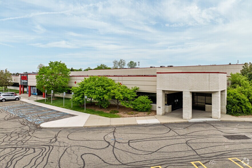 More Photos Of 1780 Pond Run, Auburn Hills Research And Development For Lease