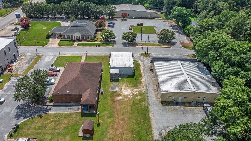More Photos Of 48 Jones Mill Rd, Woodbury Office For Sale