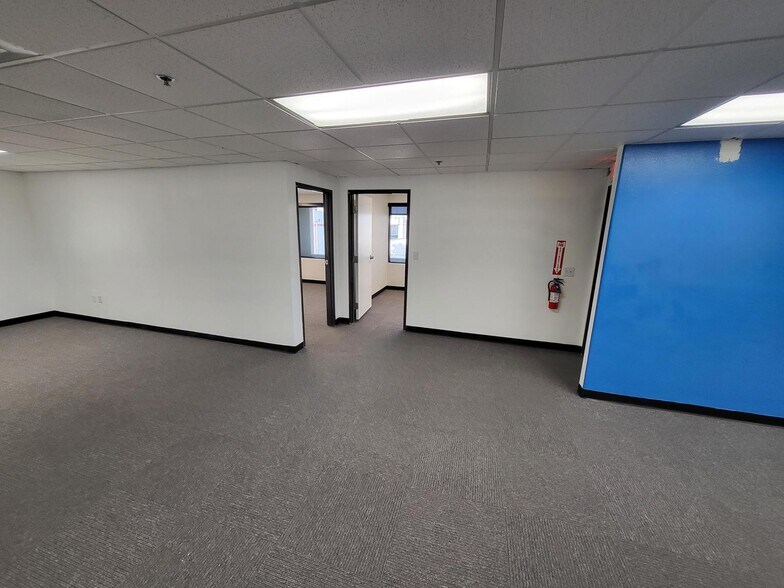 More Photos Of 3326 Ponderosa Way, Las Vegas Warehouse For Lease