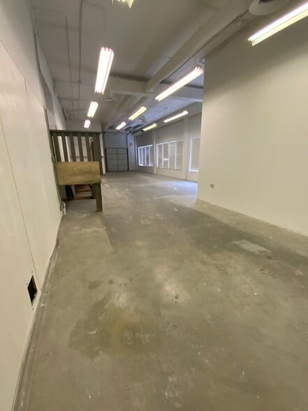 More Photos Of 2908 2nd Ave SE, Calgary Warehouse For Lease
