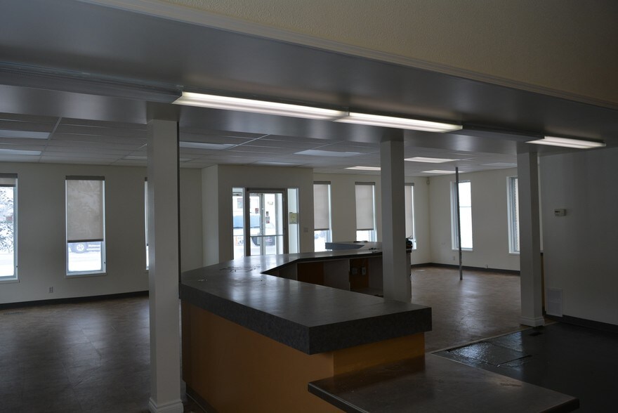 More Photos Of 10123 95th Ave, Fort St John Warehouse For Lease