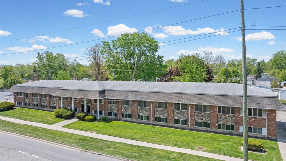 More Photos Of 28475 Greenfield Rd, Southfield Office For Sale