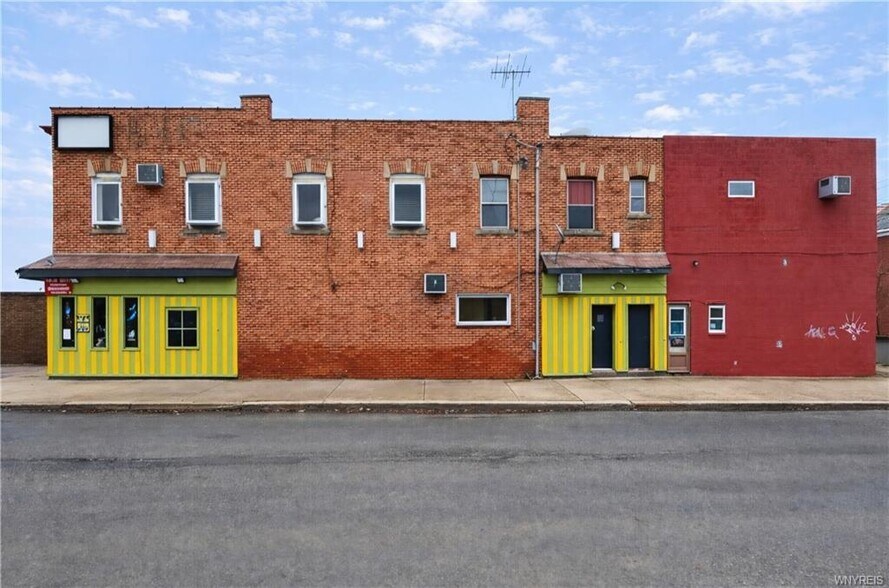 More Photos Of 1701 Pine Ave, Niagara Falls Restaurant For Sale