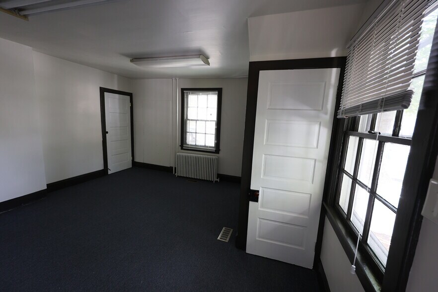 More Photos Of 101 Farnsworth Ave, Bordentown Office For Sale