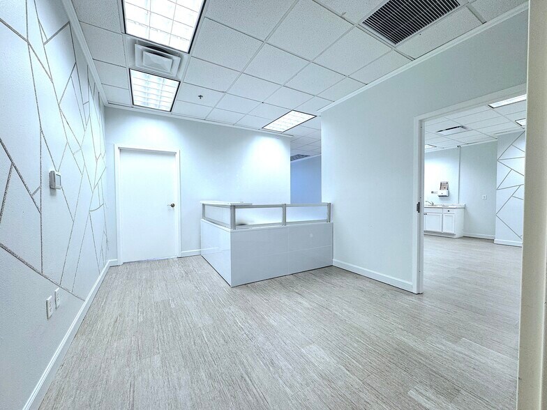 More Photos Of 6735 Conroy Windermere Rd, Orlando Medical For Lease