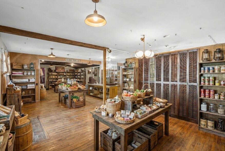 More Photos Of 103-105 E Center Street, Lorena Storefront For Sale